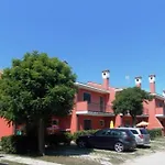 Spacious Family With Playground And Pool Apartamento