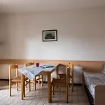 Spacious Family With Playground And Pool * Бібіоне