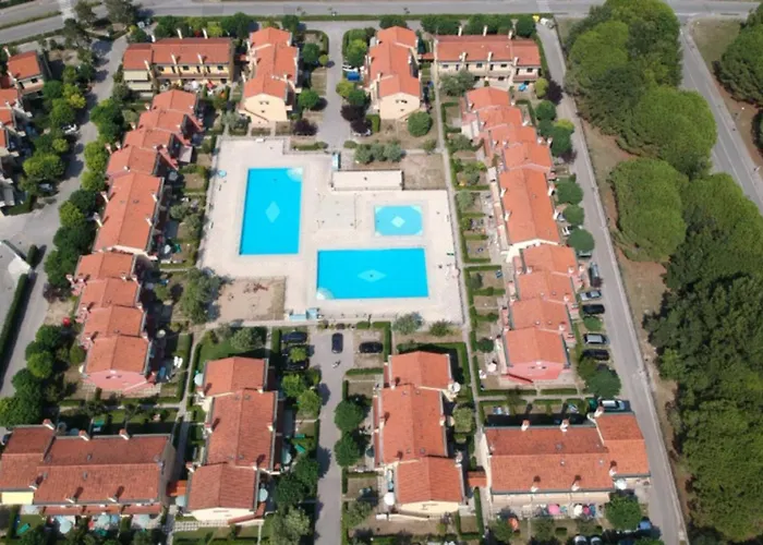 Spacious Family With Playground And Pool Lejlighed